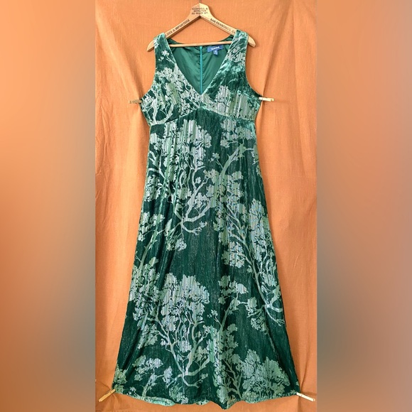 green emerald velvet dress Tropic Muse Beaded Cowl Maxi Dress main image 0